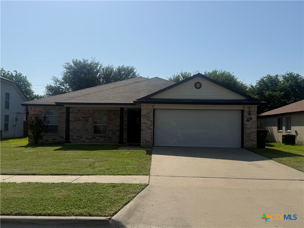 1402 Saddle Drive Property Photo 1