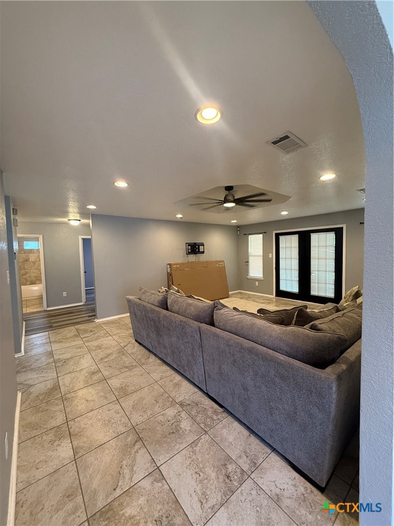 1402 Saddle Drive Property Photo 8