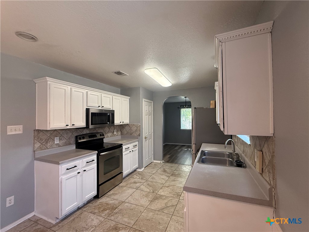 1402 Saddle Drive Property Photo 14