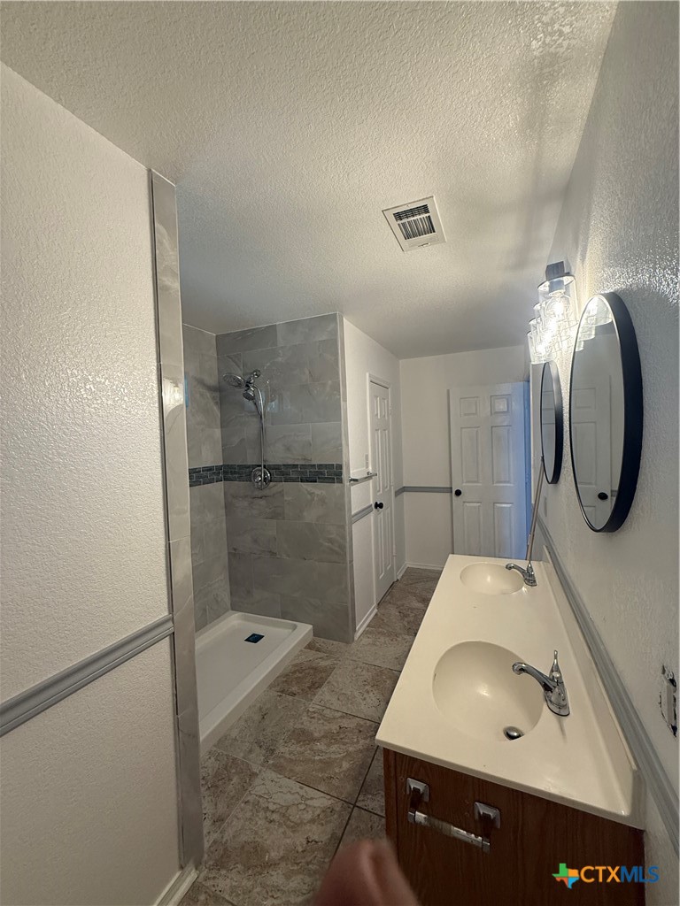 1402 Saddle Drive Property Photo 28