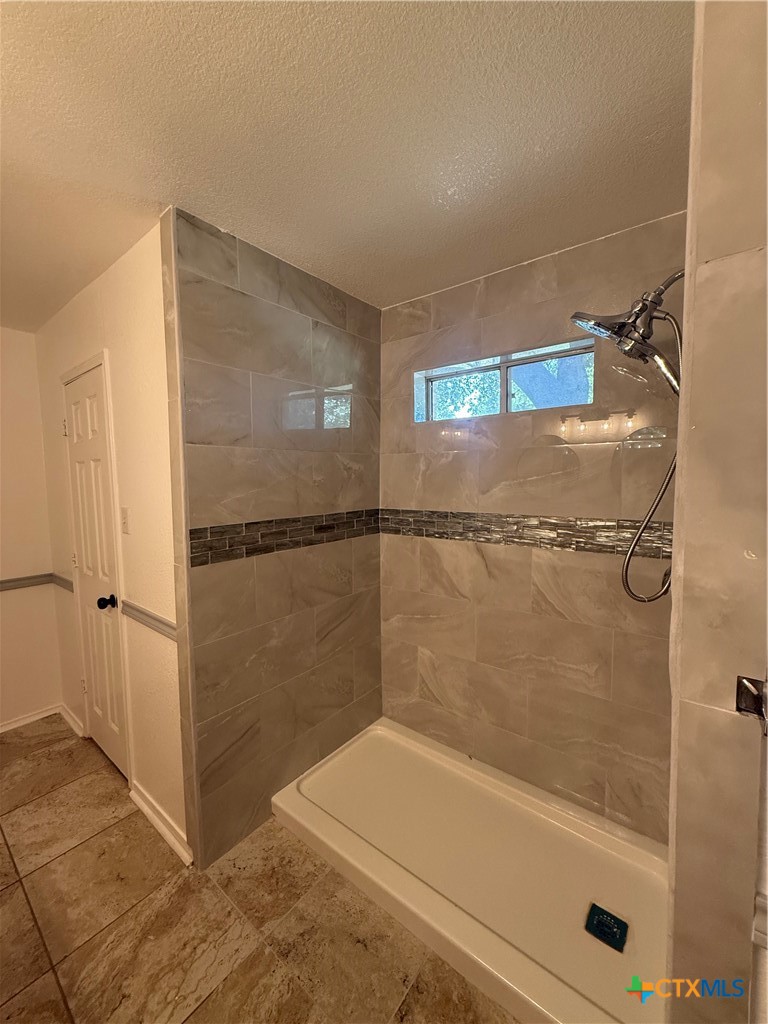 1402 Saddle Drive Property Photo 29