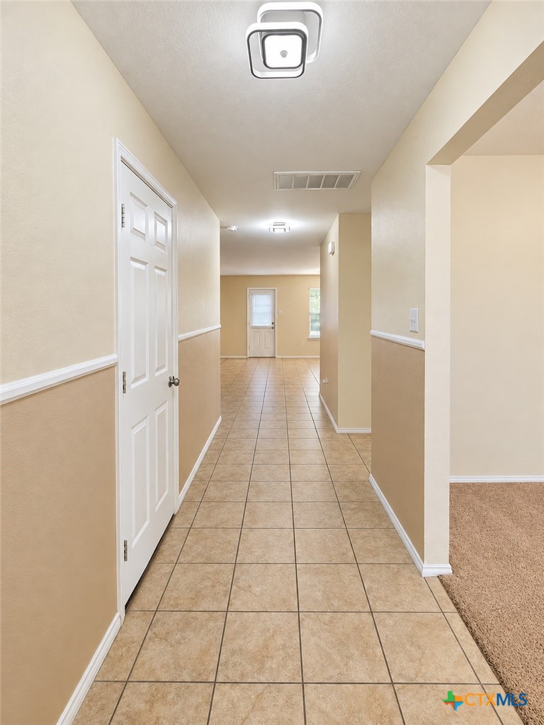 9104 Sandyford Court Property Photo 5