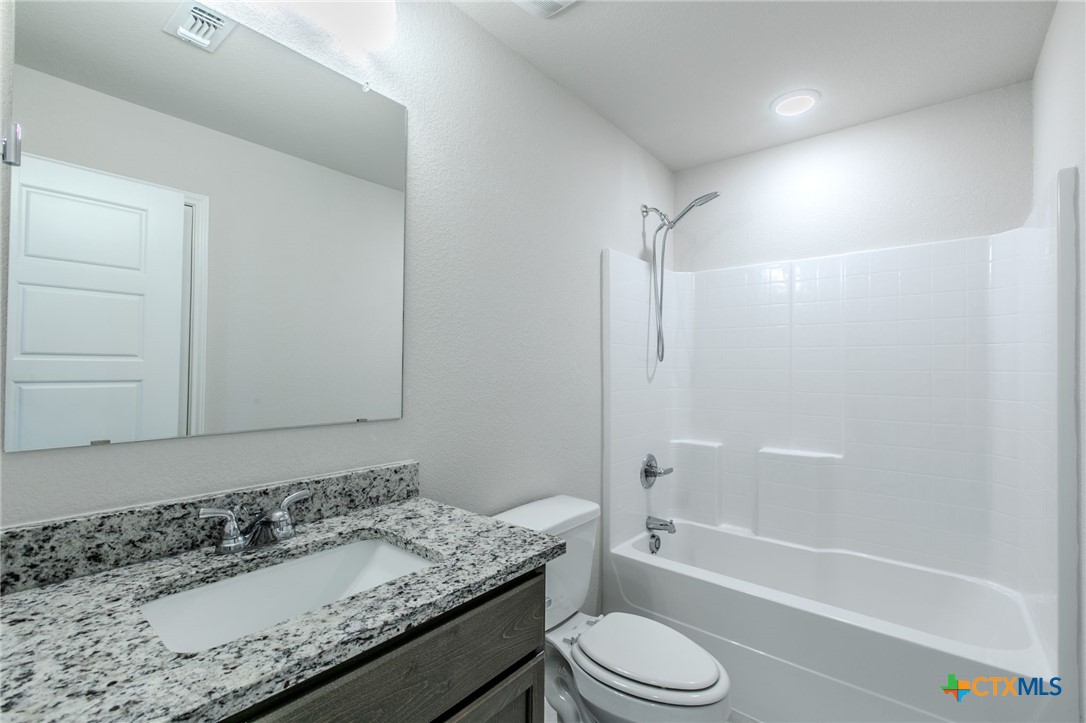 113 University Avenue Property Photo 16