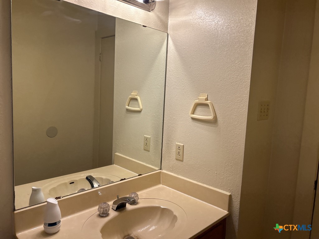 3319 Westrim Drive Property Photo 9