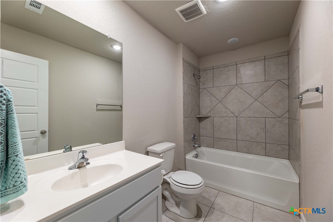 1120 Eagle Crossing Property Photo 20