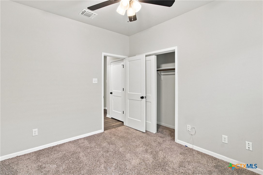 2827 Fox River Drive Property Photo 27