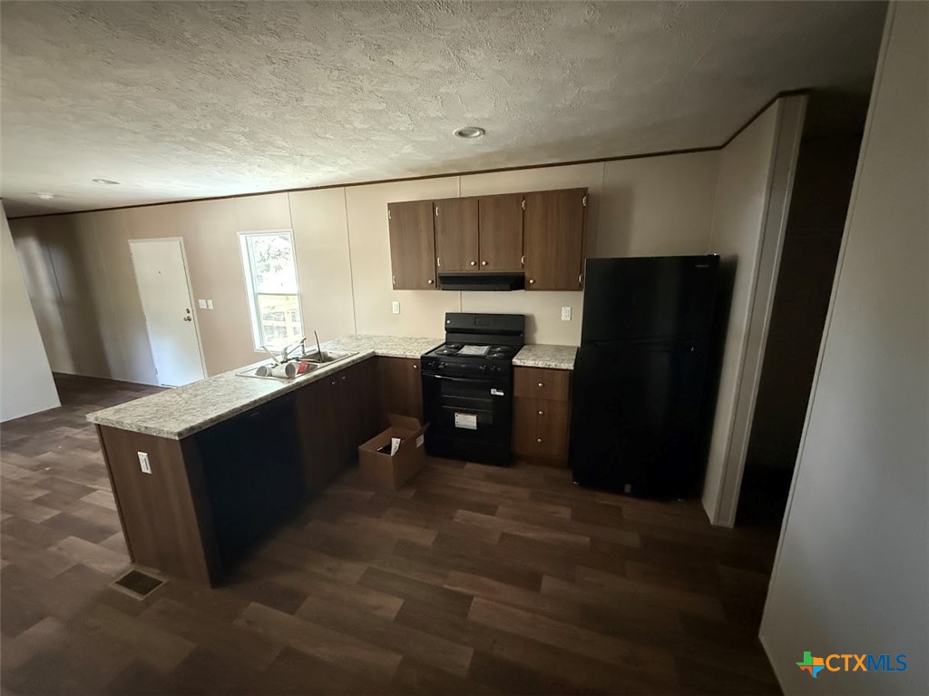 307 Quail Run Street Property Photo 7