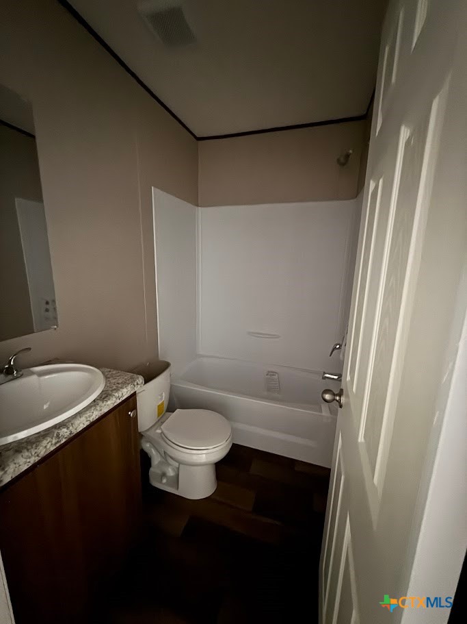 307 Quail Run Street Property Photo 16