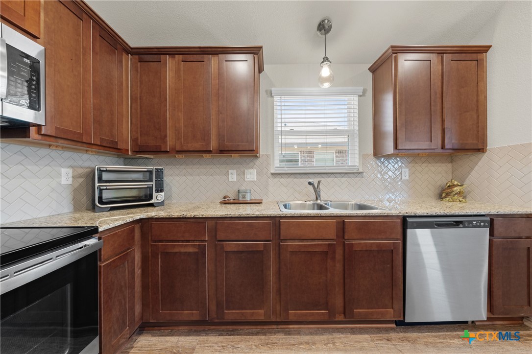 1773 Dryden Avenue Property Photo 10