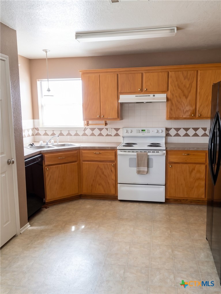 306 Sumac Trail Property Photo 3