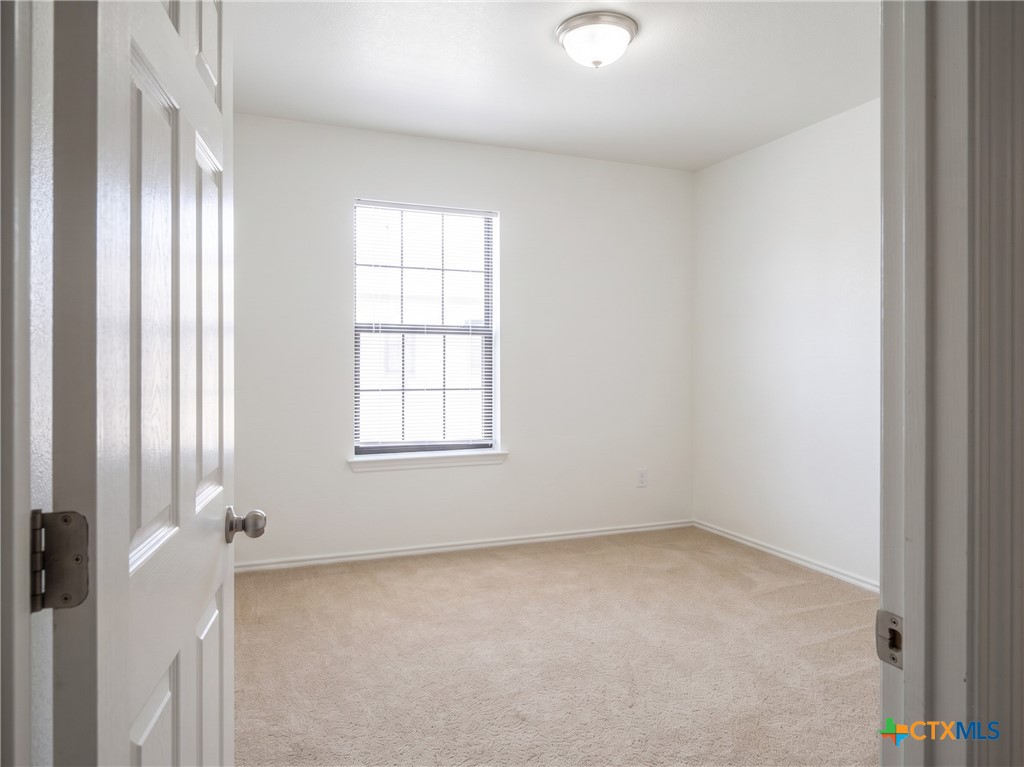 306 Sumac Trail Property Photo 7