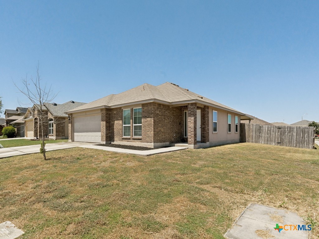 1440 Doncaster Drive Property Photo 1