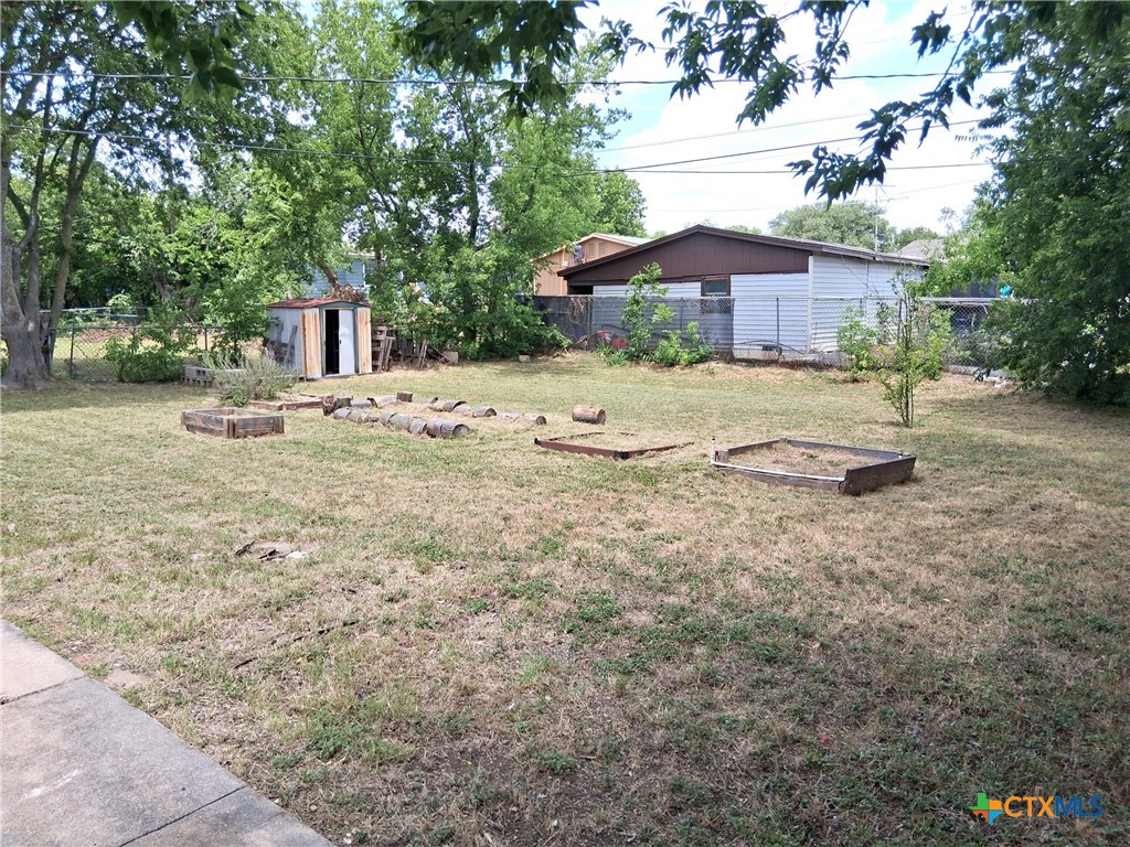 1109 Elyse Drive Property Photo 2