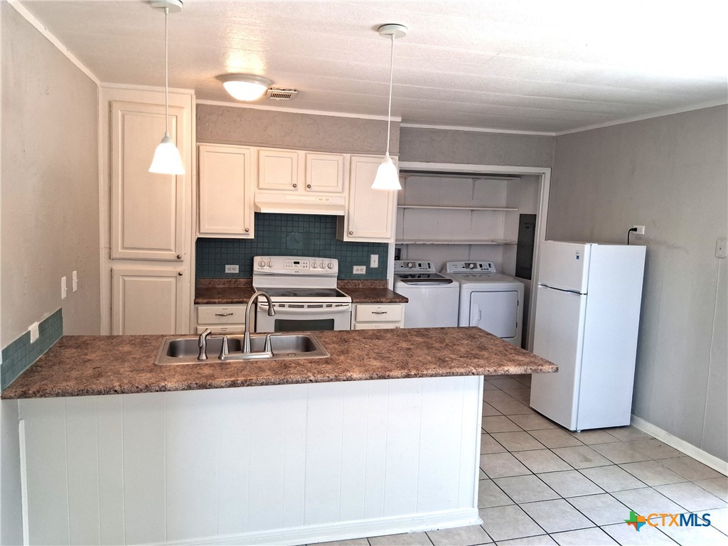 1109 Elyse Drive Property Photo 5