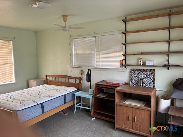 1102 Fm 443 Property Photo 11