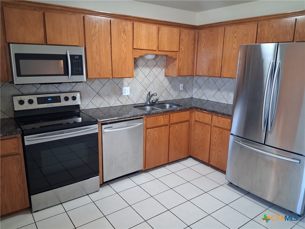 1005 Circle M Drive B Property Photo 2