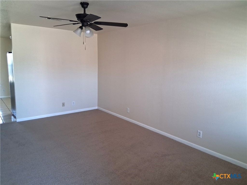 1005 Circle M Drive B Property Photo 3
