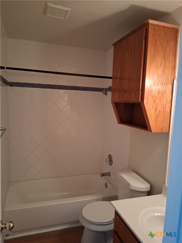 1005 Circle M Drive B Property Photo 8
