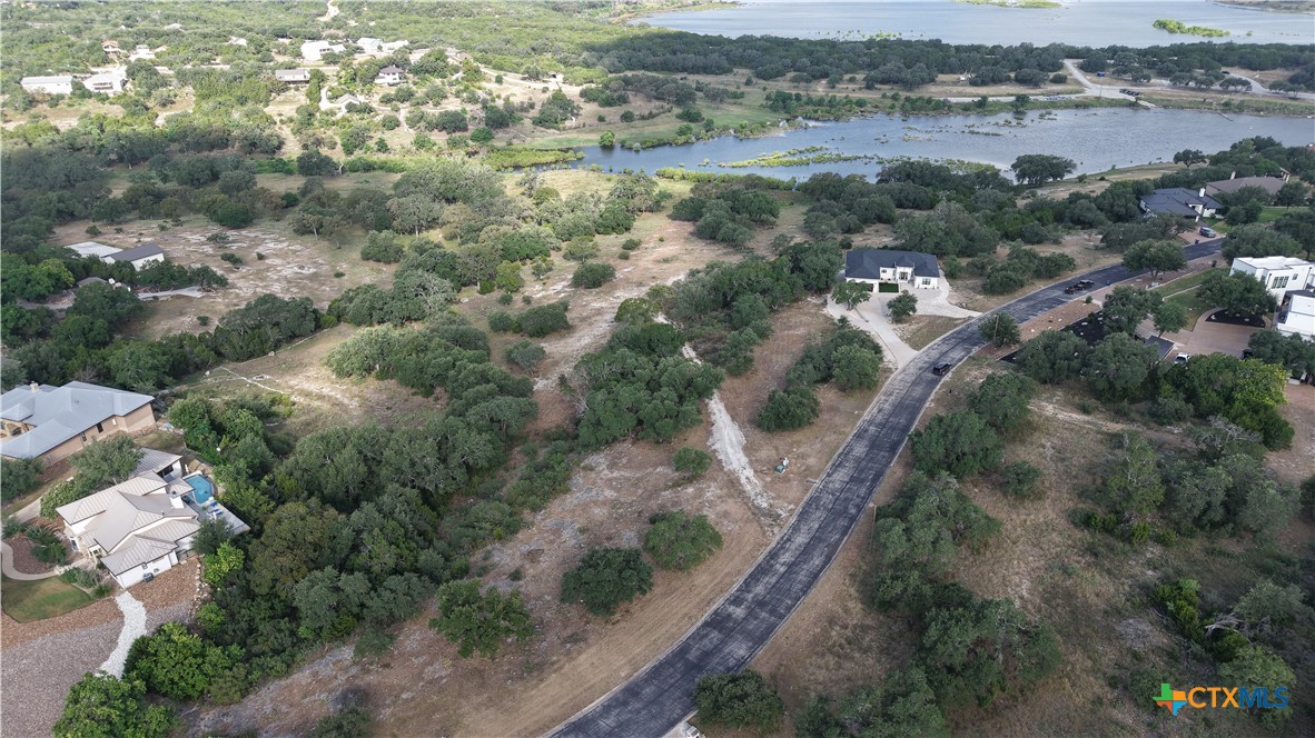 1205 Kings Cove Drive Property Photo 7