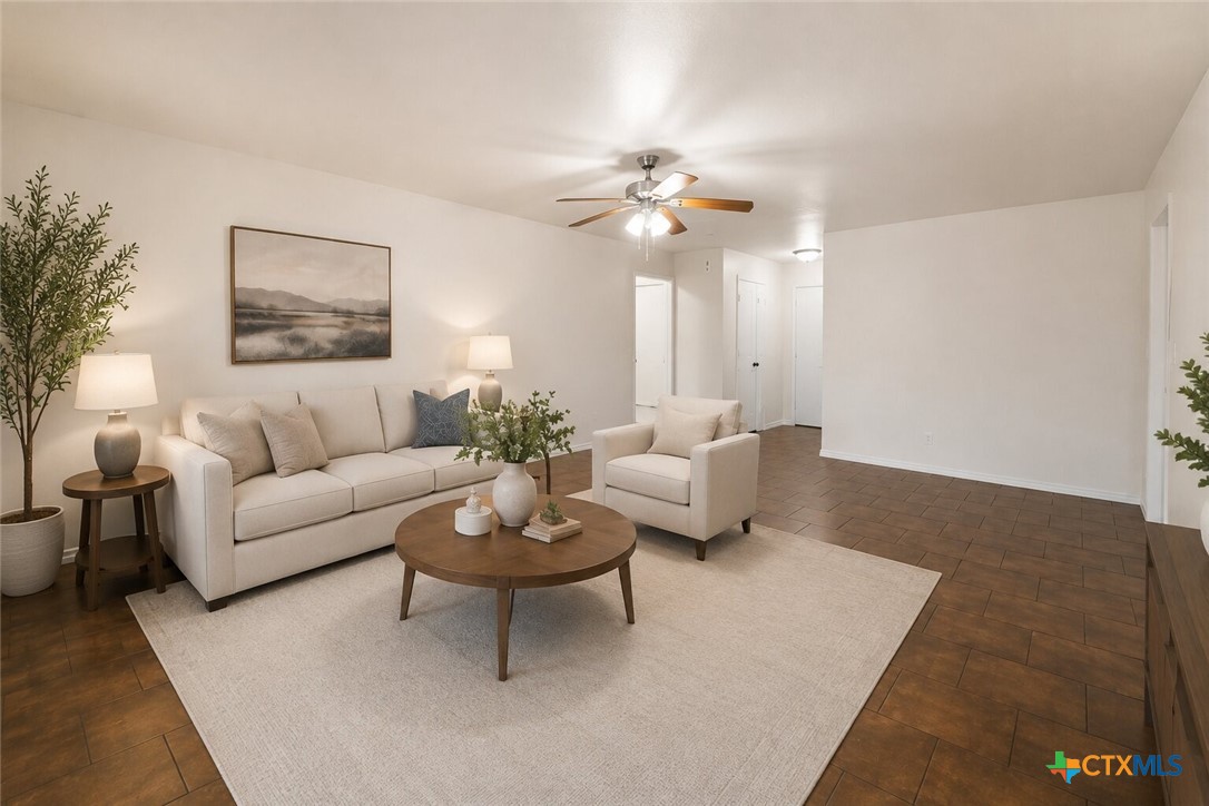 5101 Bridle Drive Property Photo 4