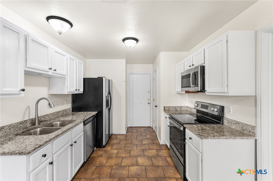 5101 Bridle Drive Property Photo 11