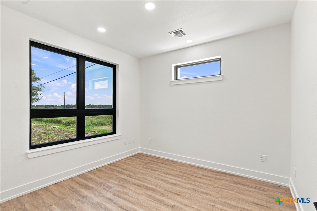 103 Northpark Dr. Property Photo 11