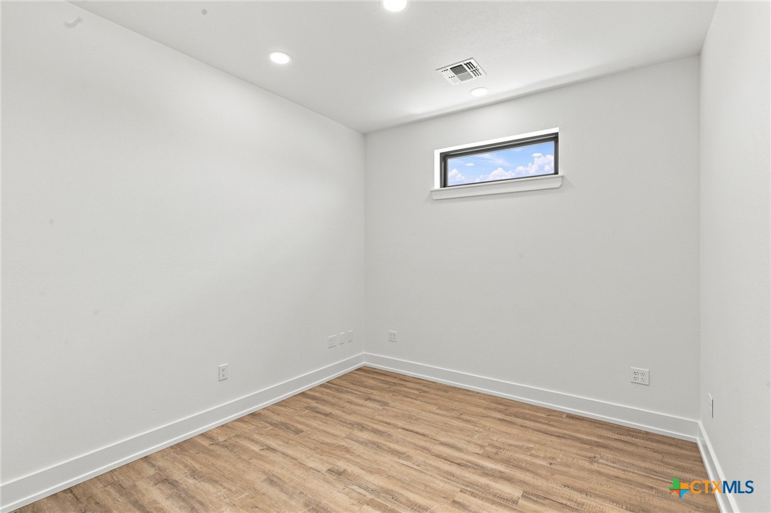 103 Northpark Dr. Property Photo 12