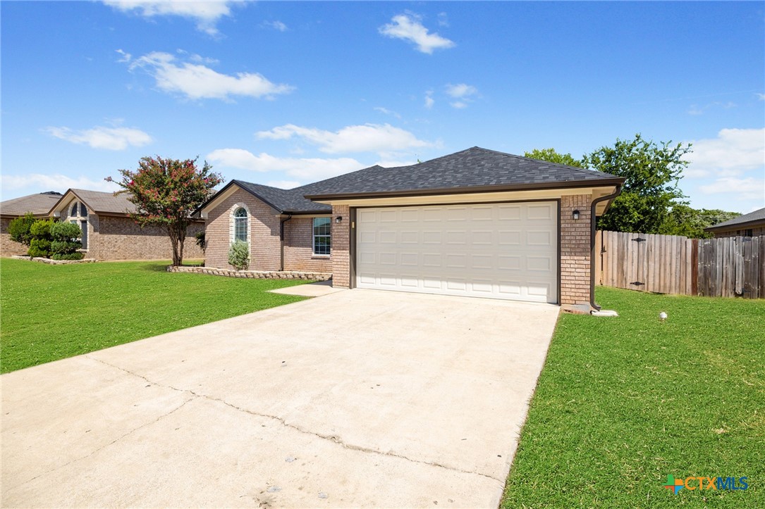 3806 Fabianna Drive Property Photo 3