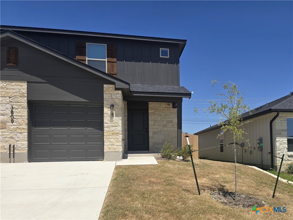 3809 American Elm Drive B Property Photo 2