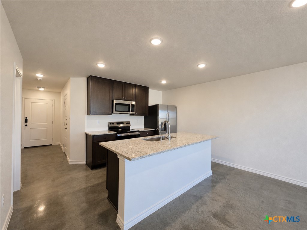 3809 American Elm Drive B Property Photo 5