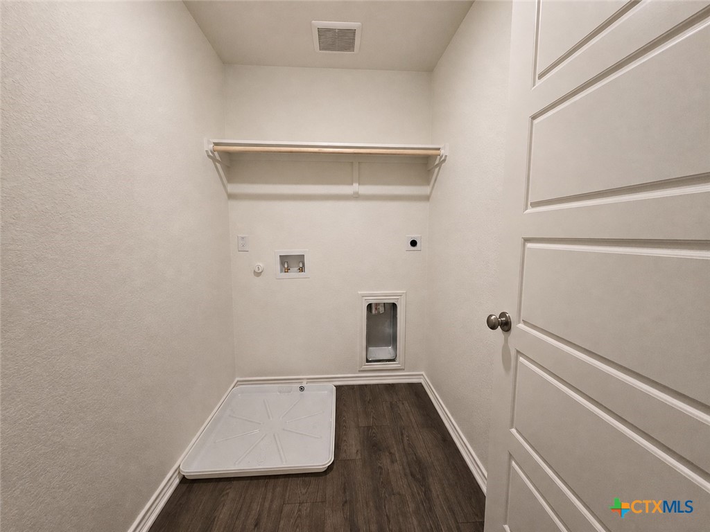 3809 American Elm Drive B Property Photo 12