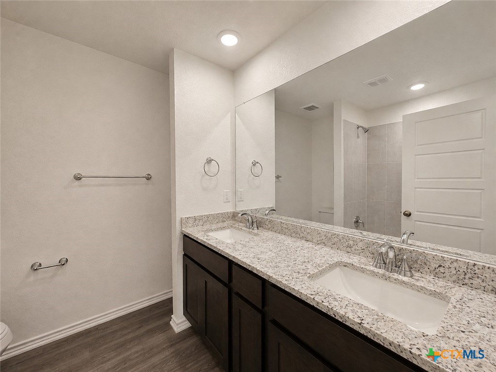 3809 American Elm Drive B Property Photo 21