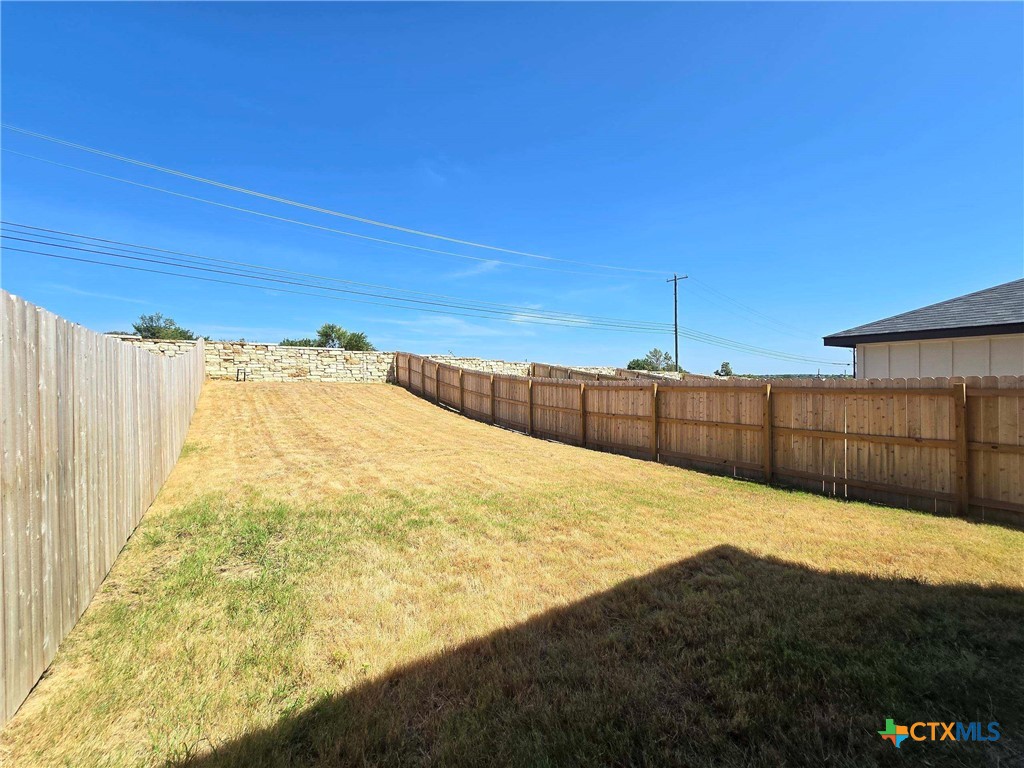 3809 American Elm Drive B Property Photo 25