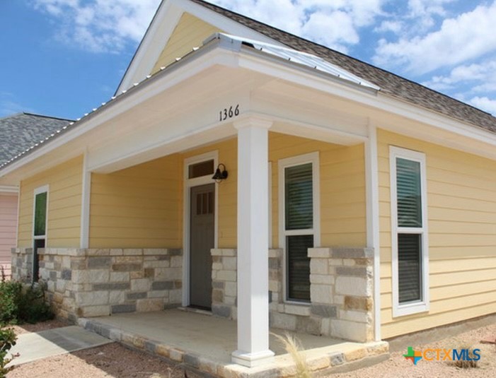 1366 Hanz Drive Property Photo 1