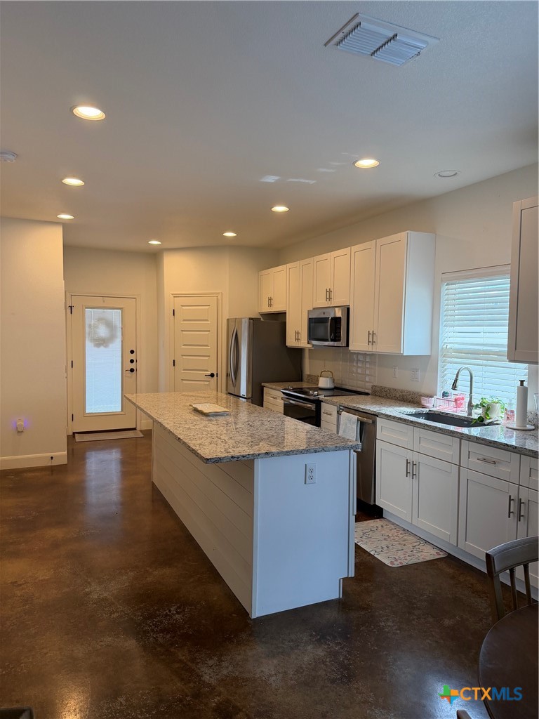 1366 Hanz Drive Property Photo 3
