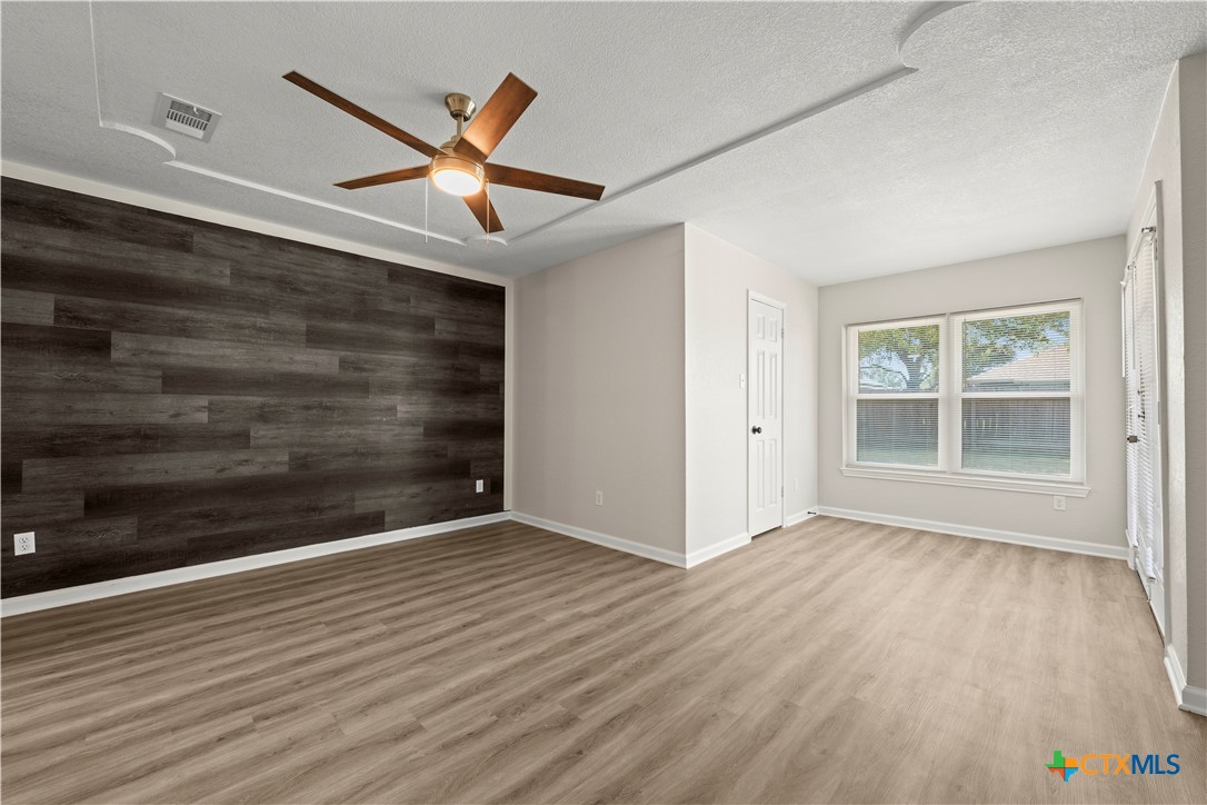 4502 Glennwood Drive Property Photo 13