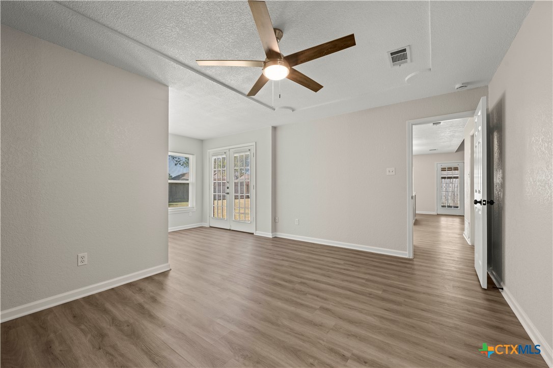 4502 Glennwood Drive Property Photo 16