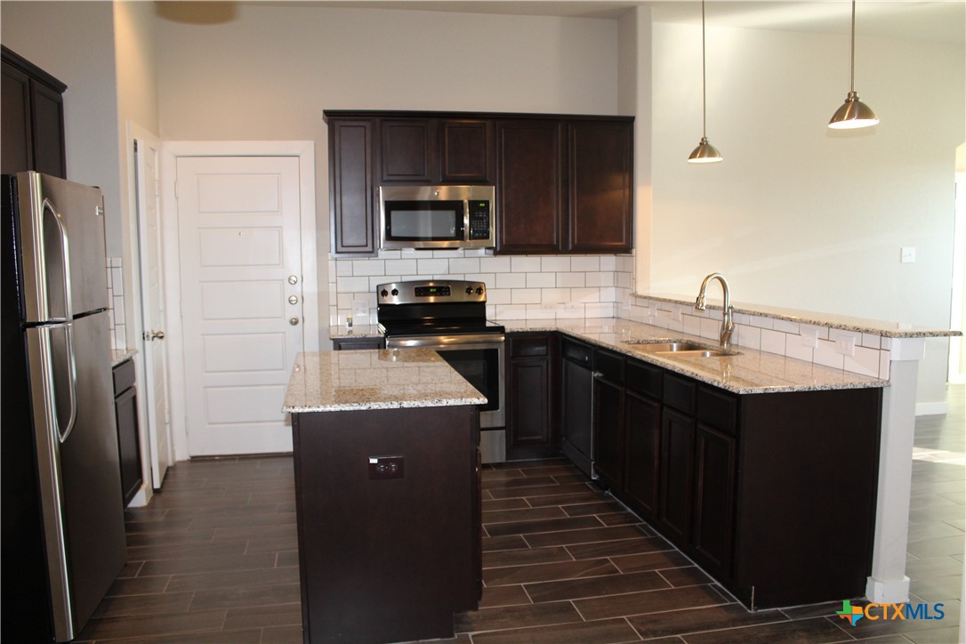 502 Creekside Forest Property Photo 3