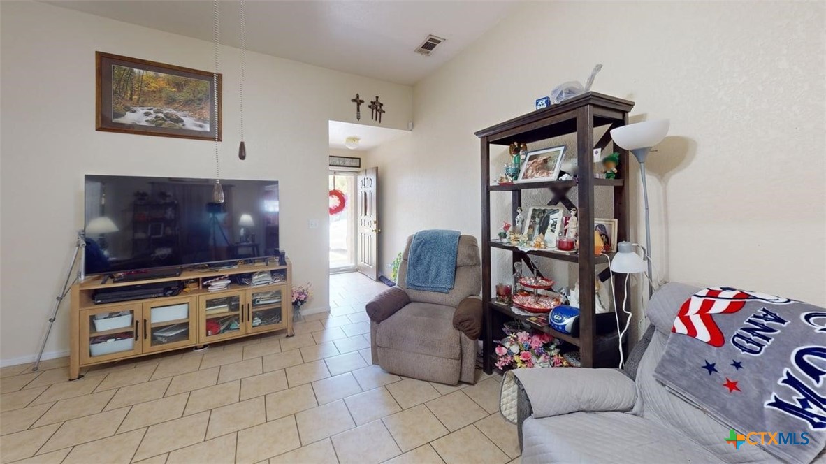 3302 Southhill Drive Property Photo 4