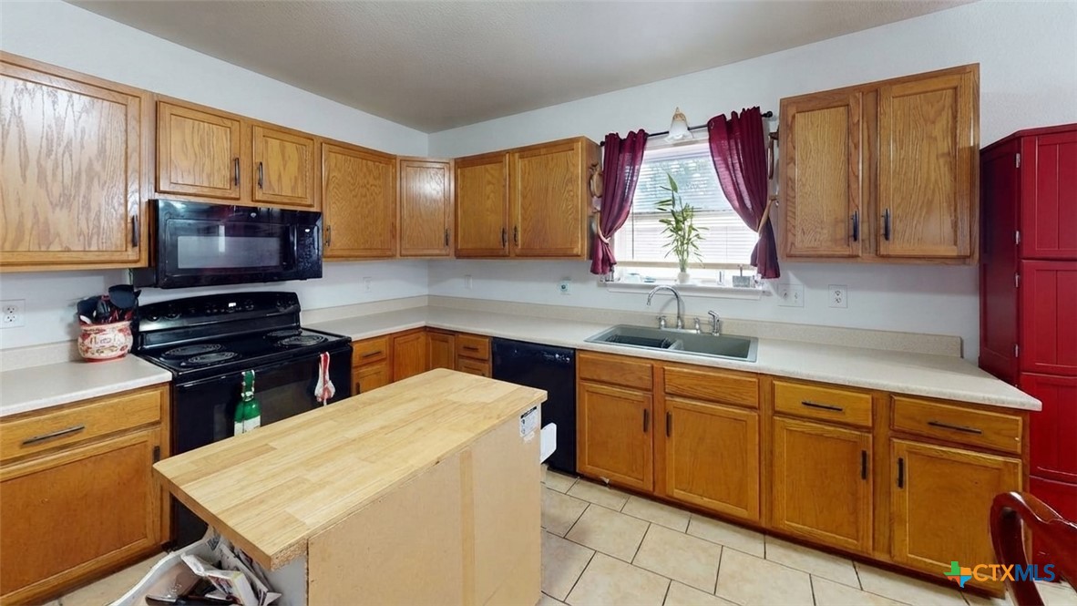 3302 Southhill Drive Property Photo 6