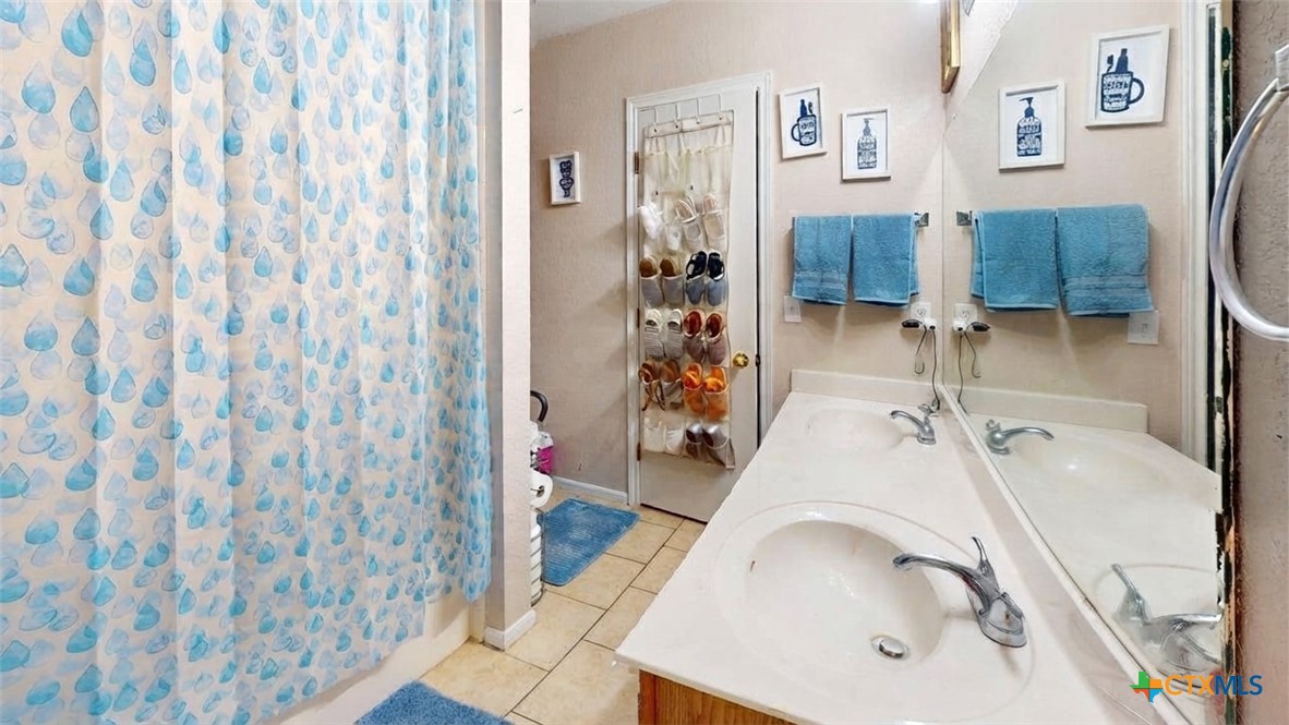 3302 Southhill Drive Property Photo 10