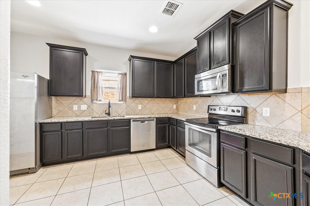 330 Callalily Property Photo 11