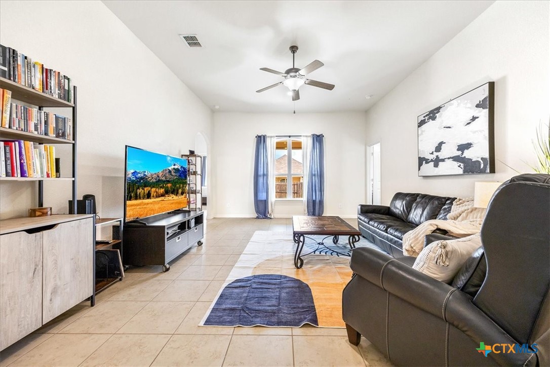 330 Callalily Property Photo 14