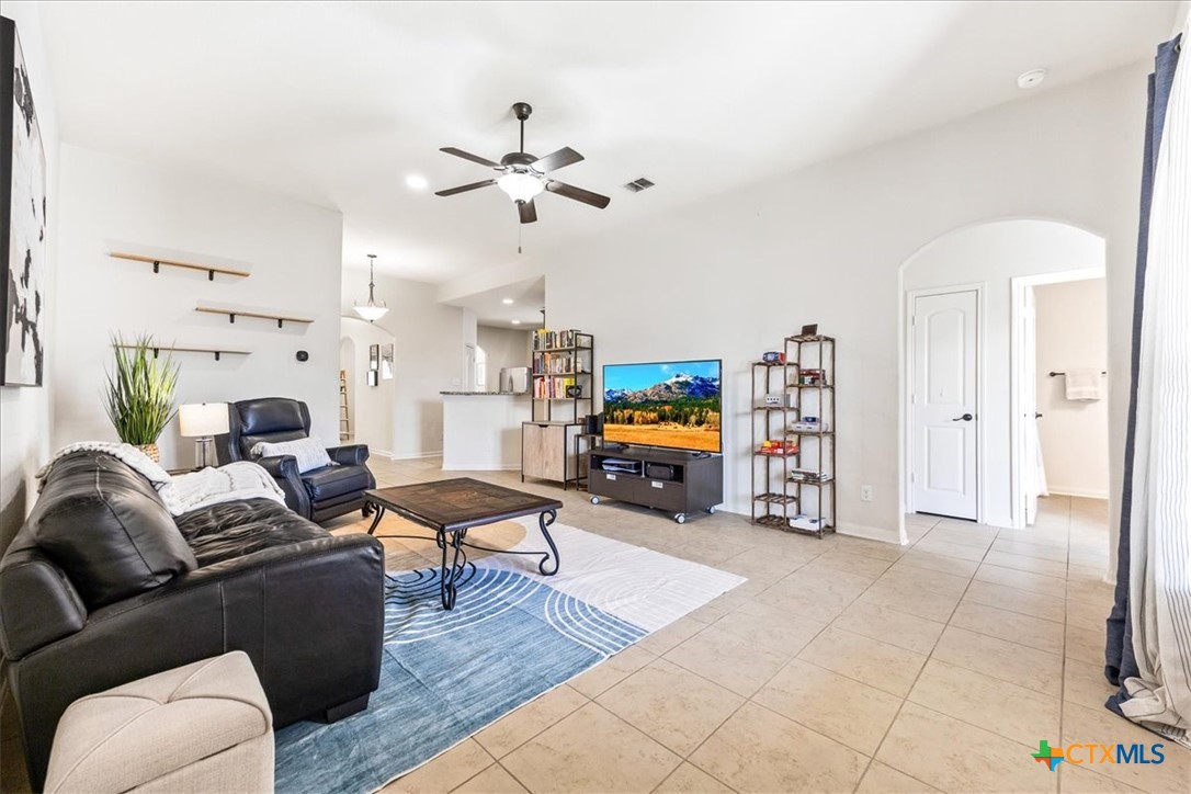 330 Callalily Property Photo 16