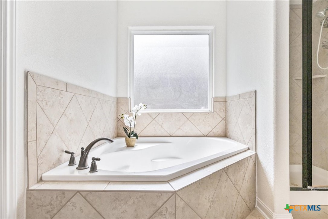 330 Callalily Property Photo 22