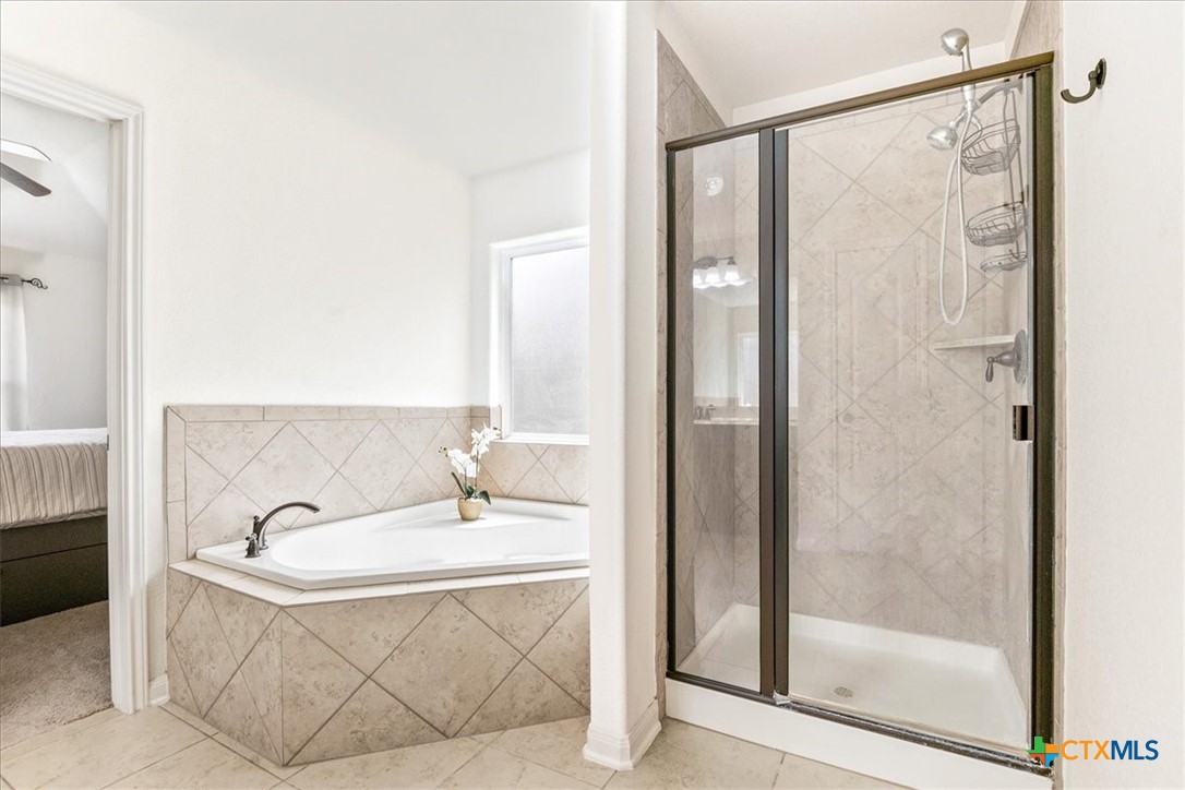 330 Callalily Property Photo 23