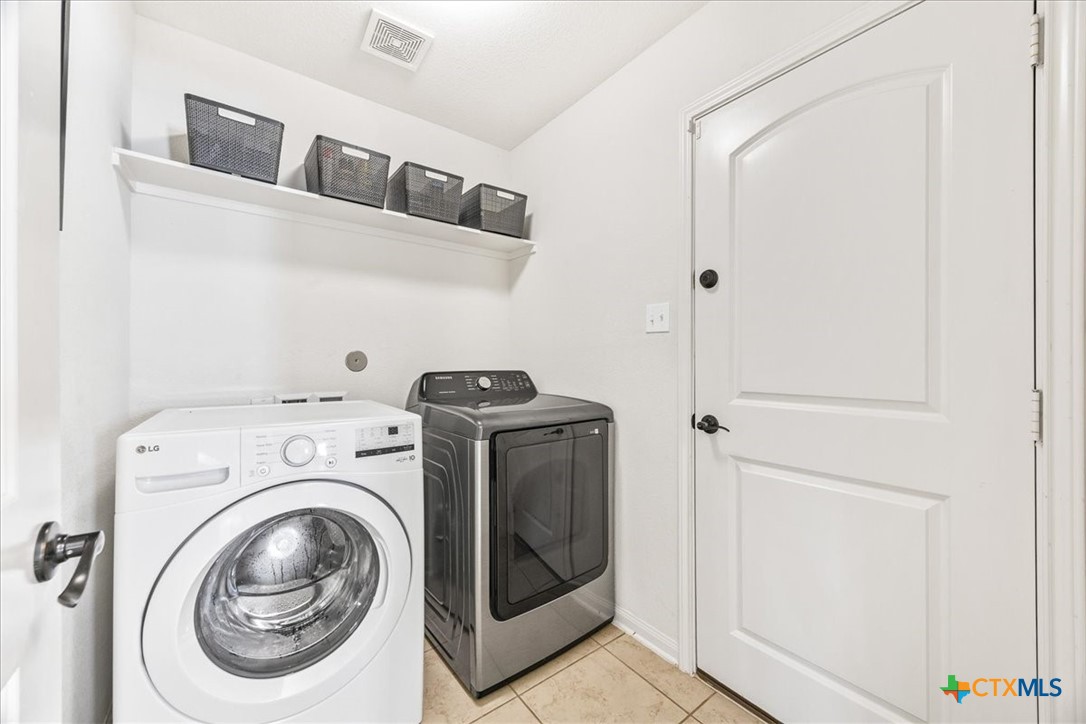 330 Callalily Property Photo 28