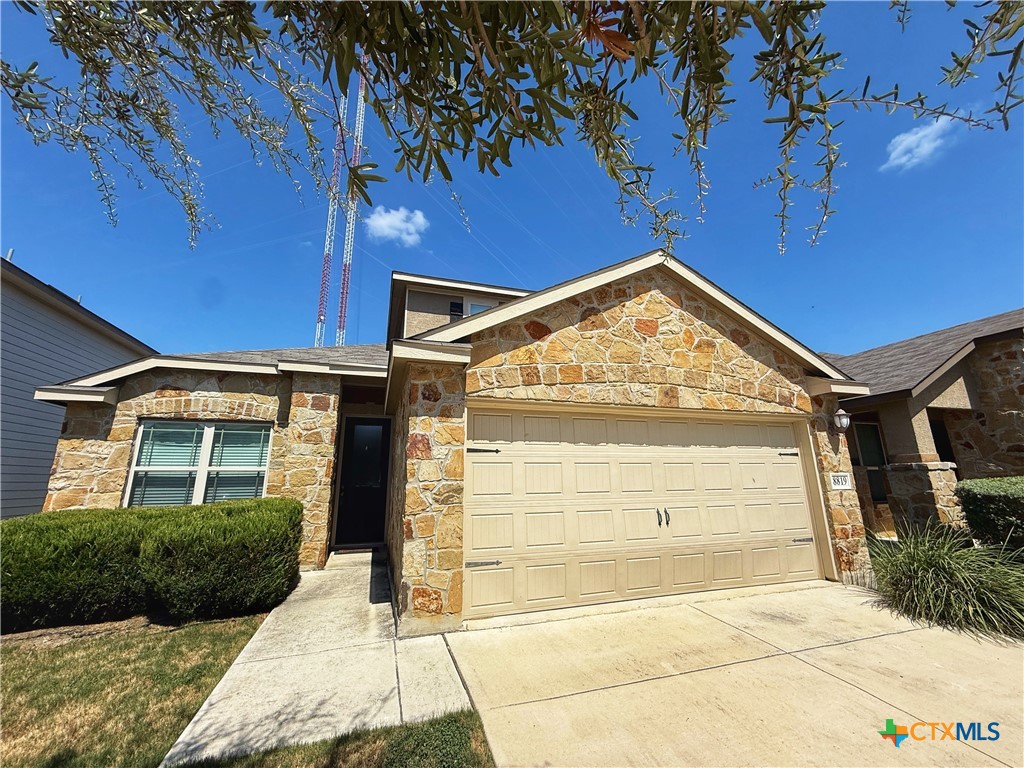 8819 Straight Oaks Property Photo 1