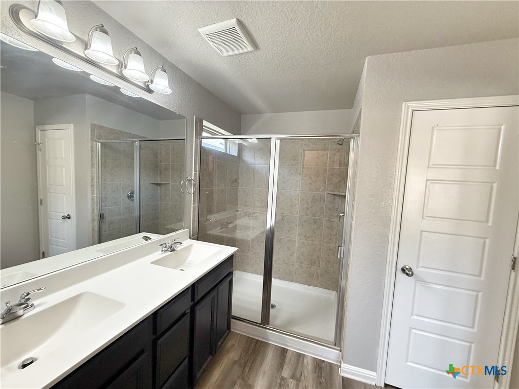 8819 Straight Oaks Property Photo 19