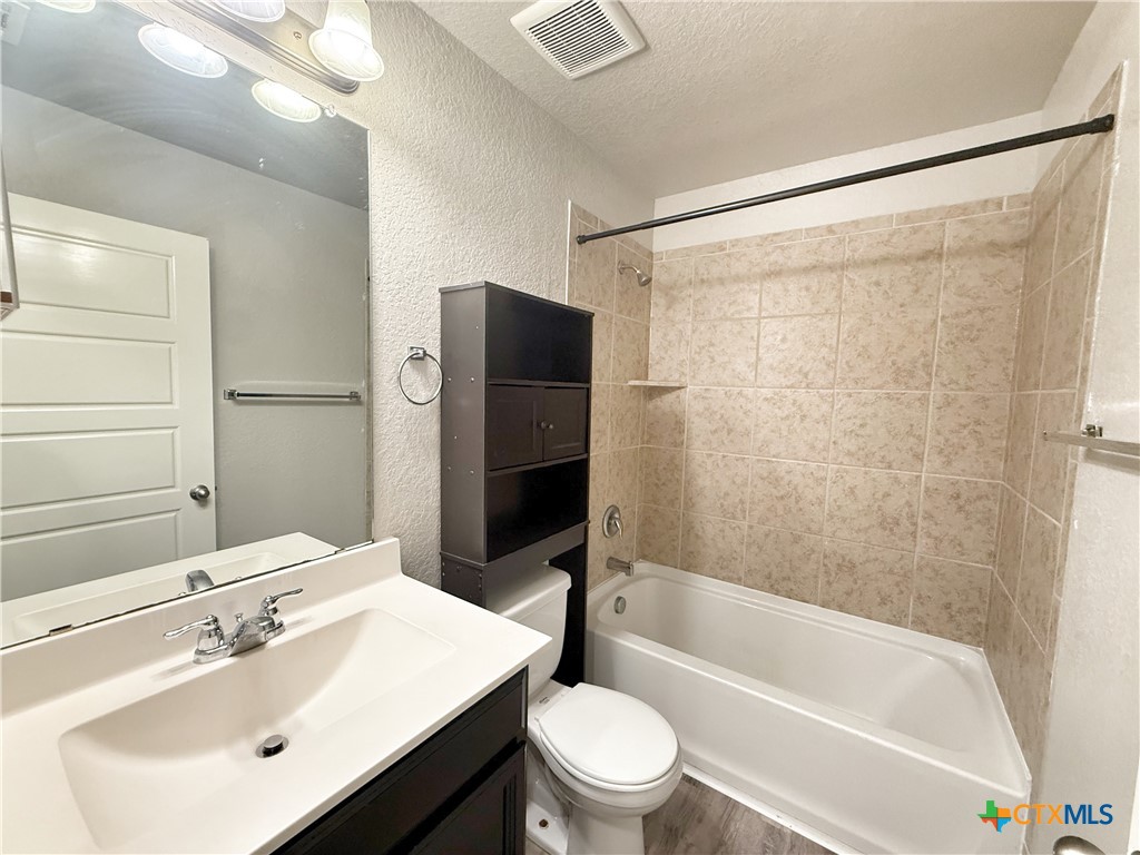 8819 Straight Oaks Property Photo 21